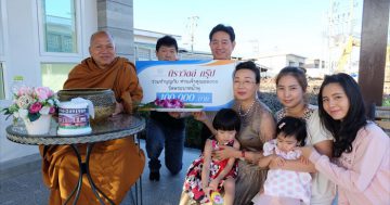 นิราวิลล์ ร่วมบริจาคประจำปี 2560 สมทบวัดพระบาทน้ำพุ เป็นเงิน 100,000 บาท